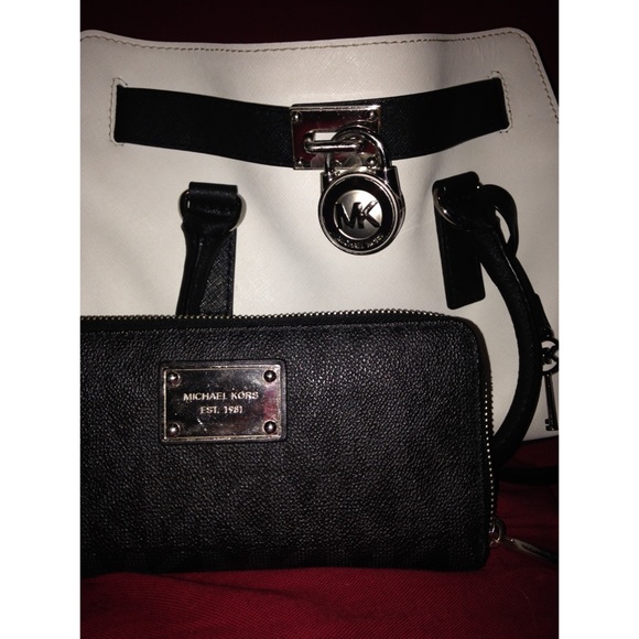 ❤️PRICE REDUCTION❤️ Michael Kors purse and wallet