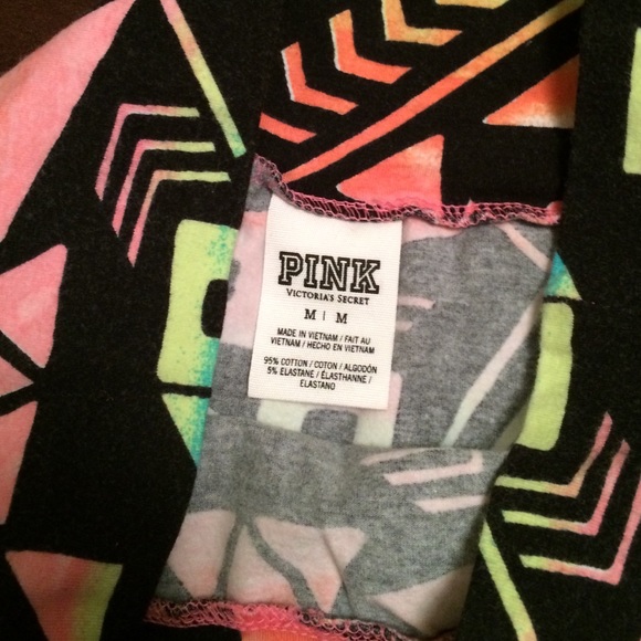 Vs pink Aztec skirt - Picture 3 of 3