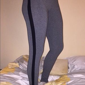 Gray leggings with black stripe