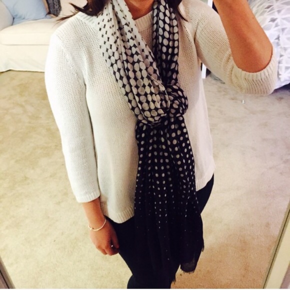 Accessories - sold in bundle • navy blue & white scarf