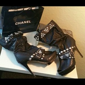 Zigi Soho Blinged Peep toe boots.