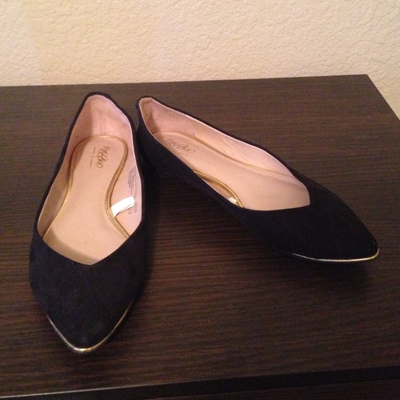 Black/Gold flats