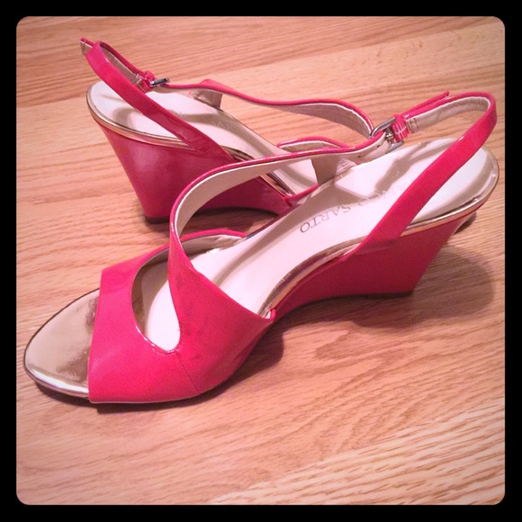 Coral patent leather open toe wedges