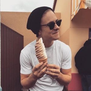 Meet your Posher, Gage