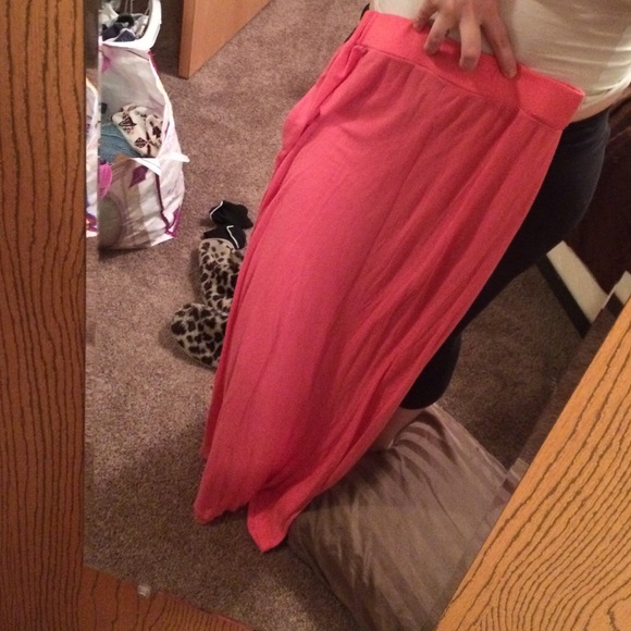 Full length wet seal skirt - Picture 3 of 3