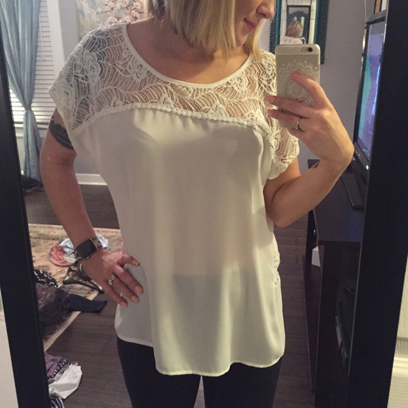 Lacy Top - Picture 3 of 4