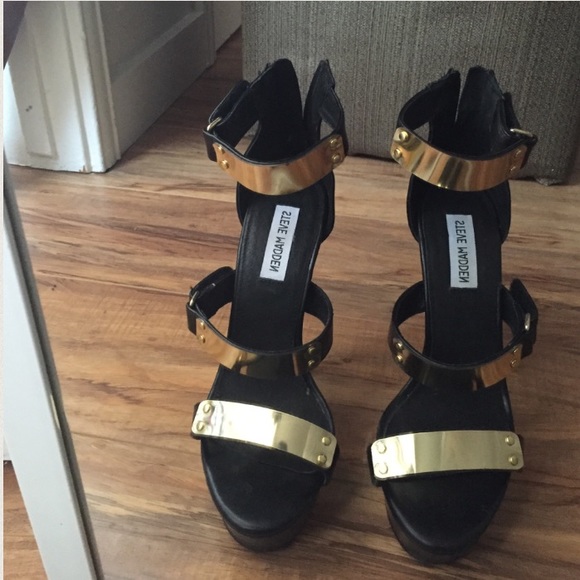 Steve Madden Black heels with Gold plates