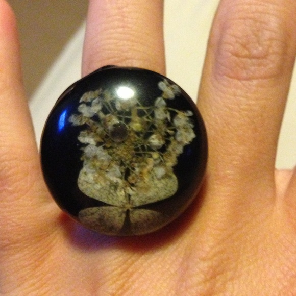 Floral cocktail ring