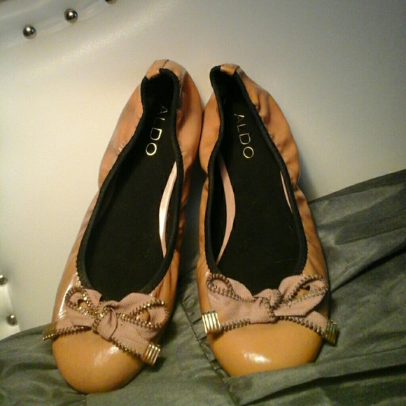 Aldo nude flats