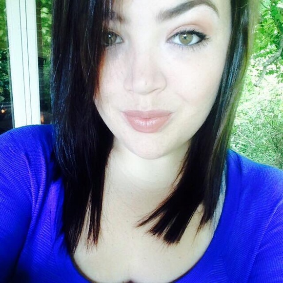 Meet your Posher, Christin - Picture 3 of 6