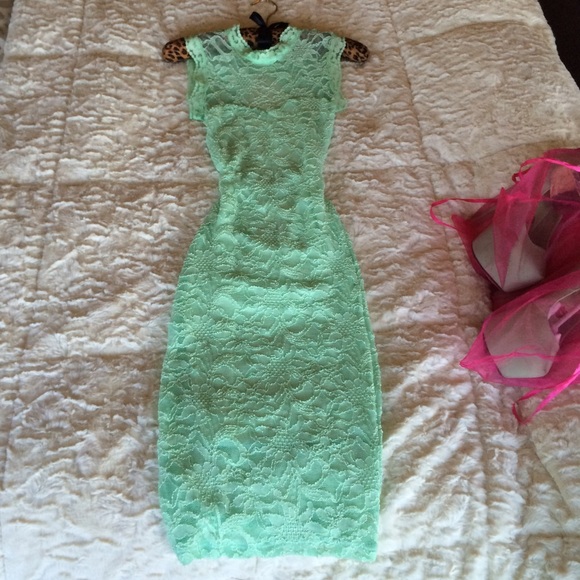 New mint green stretchy lace dress