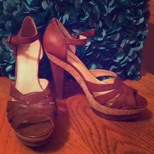 ❗️Reduced ❗️Gorgeous  platform heels!