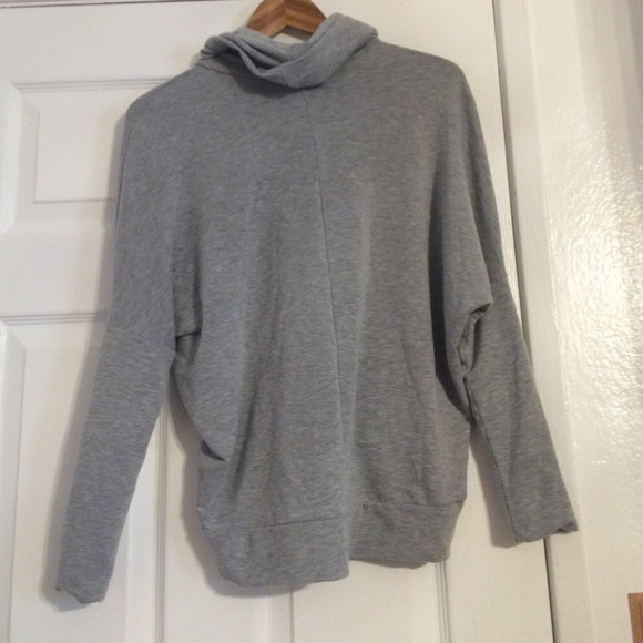 Grey pull over - Picture 2 of 2