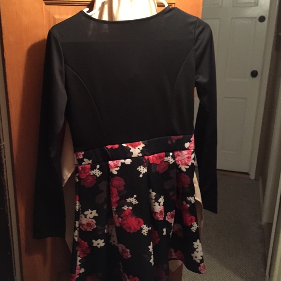 Floral black dress 😊