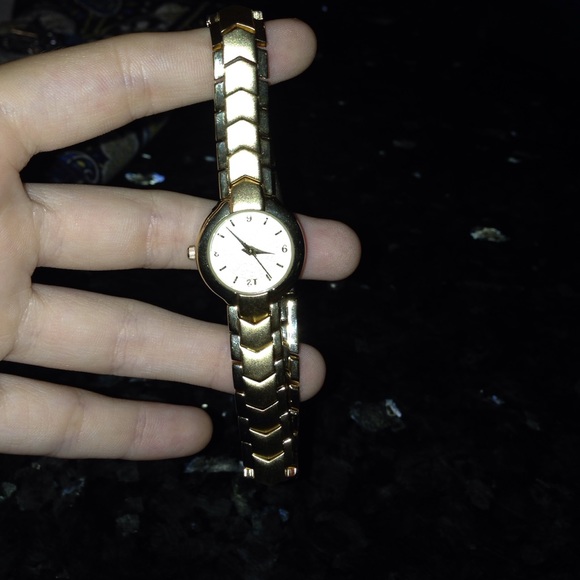 Elgin Golden Watch - Picture 2 of 3