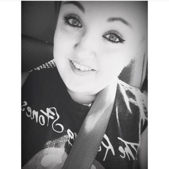 Meet your Posher, Lydia