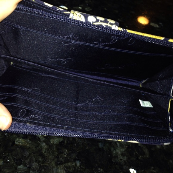 Vera Bradley Wallet/clutch - Picture 4 of 4