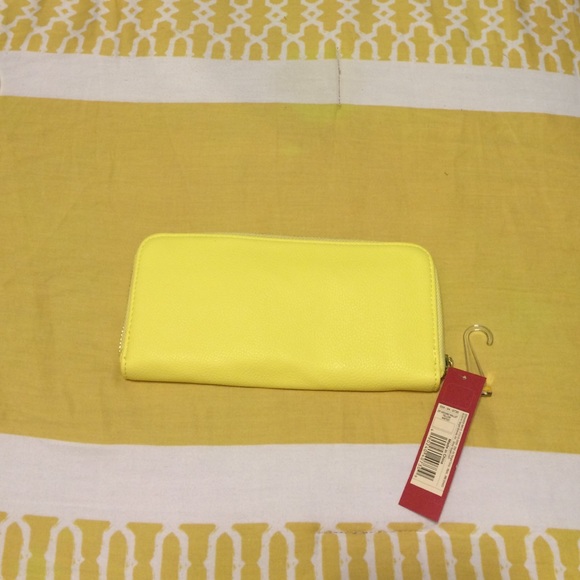 Morena: Zip Around Wallet (Yellow)