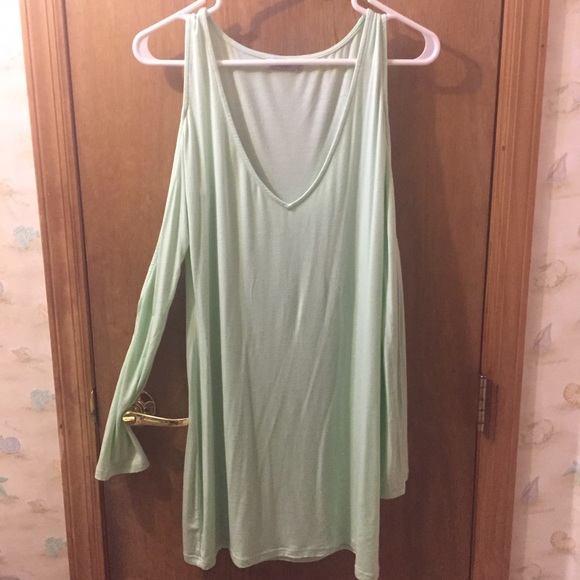 Tobi Dresses & Skirts - TOBI Mint V-neck dress