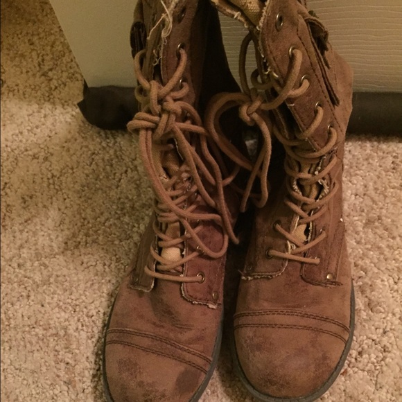 Brown Roxy boots