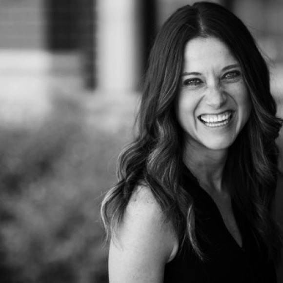 Meet your Posher, Emily - Picture 2 of 4