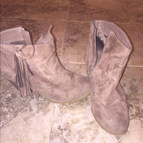 Fringe ankle booties