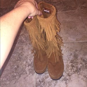 Minnetonka fringe boots