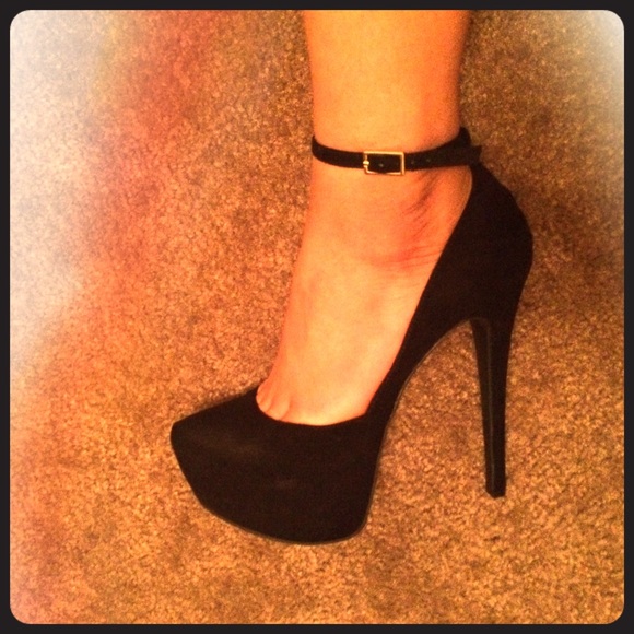 JustFab Shoes - Black suede high heels