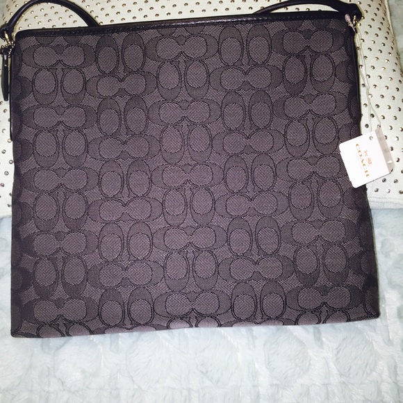 ‼️SOLD‼️Coach Signature Handbag - Picture 2 of 4