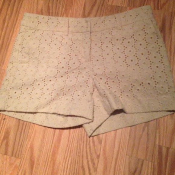 Tan lace shorts! 💕