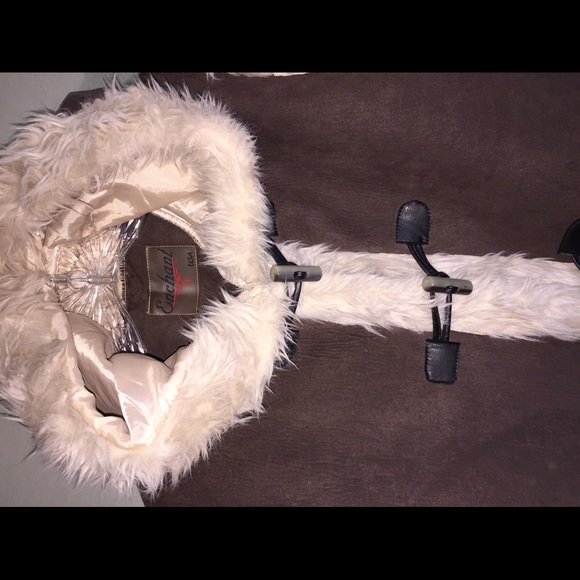 ENCHANT VEST - Picture 2 of 4