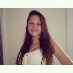 Meet your Posher, Alexis