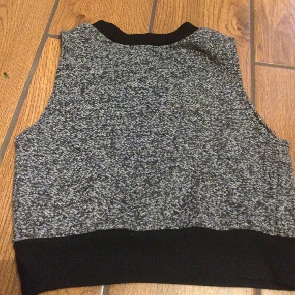 Grey halter top - Picture 2 of 3