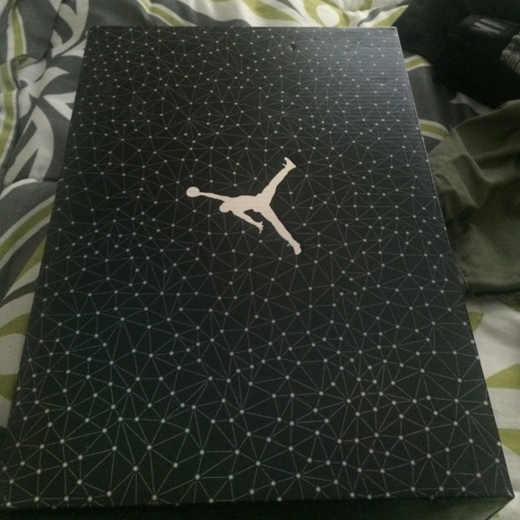 Nike worn once or twice! Great condition - Picture 3 of 4