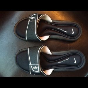 Nike flip flops