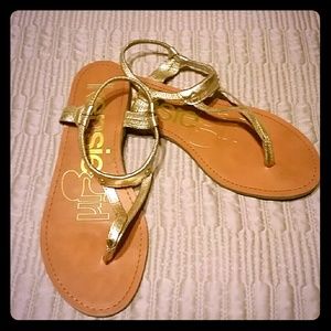 Metallic gold Kensie Girl Sandals. Sz 8.5.