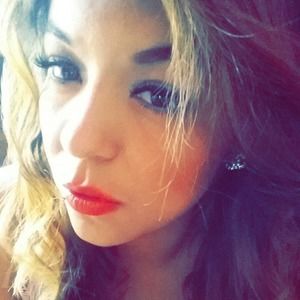 Meet your Posher, Yesenia