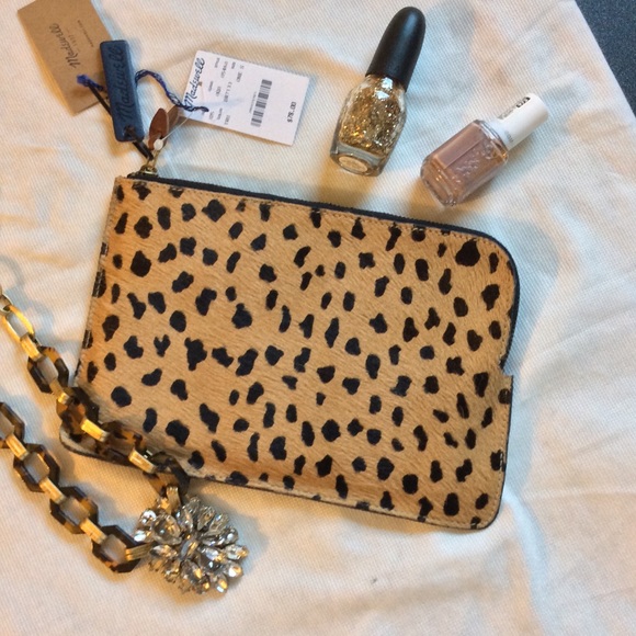 Madewell Handbags - 🔴 SOLD Madewell Calfhair Pouchette