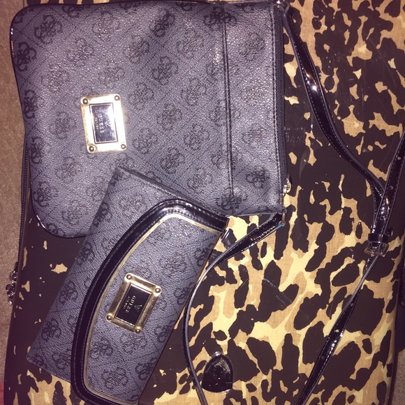 Guess purse & matching wallet