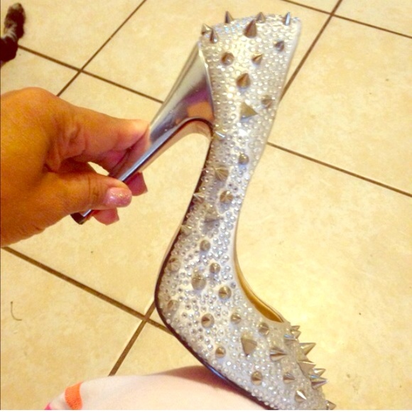 Christian Louboutin 38(8) sz ...