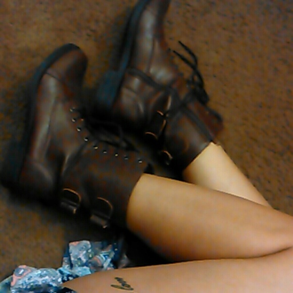 Combat boot