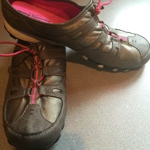 Sneakers with memory foam