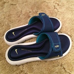 Blue nike sliders!