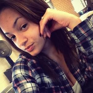 Meet your Posher, Dennice