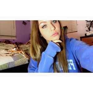 Meet your Posher, Julia