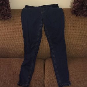 HUE (Size M) Denim Leggings