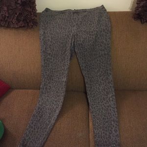 Authentic HUE denim leggings (Cheetah Print)