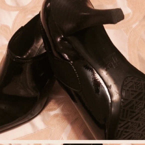 Anne Klein - Picture 2 of 2