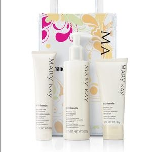 NEW Mary Kay Satin Hands Set Fragrance Free