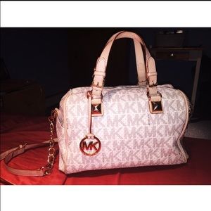 MICHAEL KORS SIGNATURE MONOGRAM PURSE